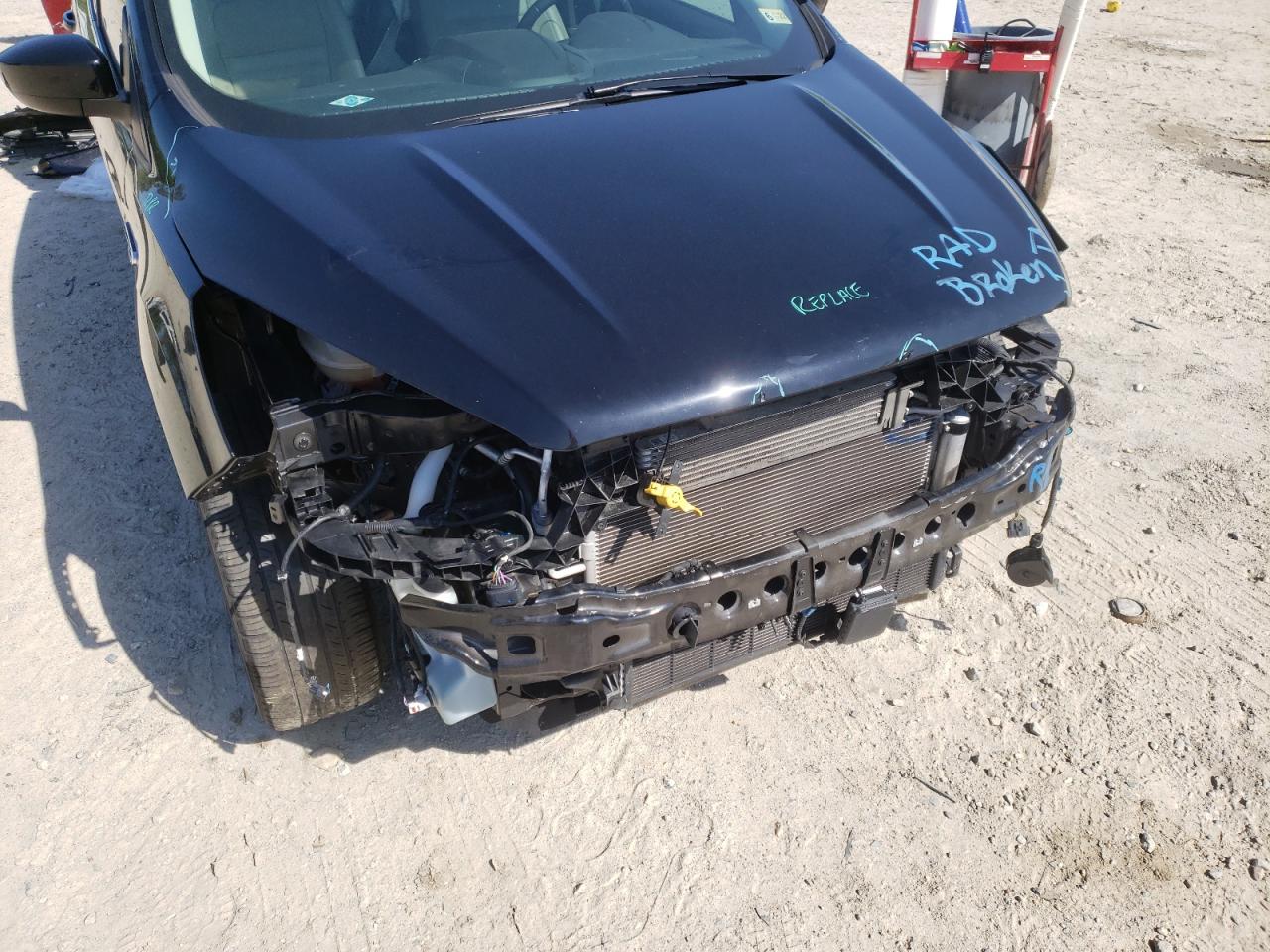 Photo 9 from auction – 2018 FORD ESCAPE SEL with VIN 1FMCU0HD7JUD15361