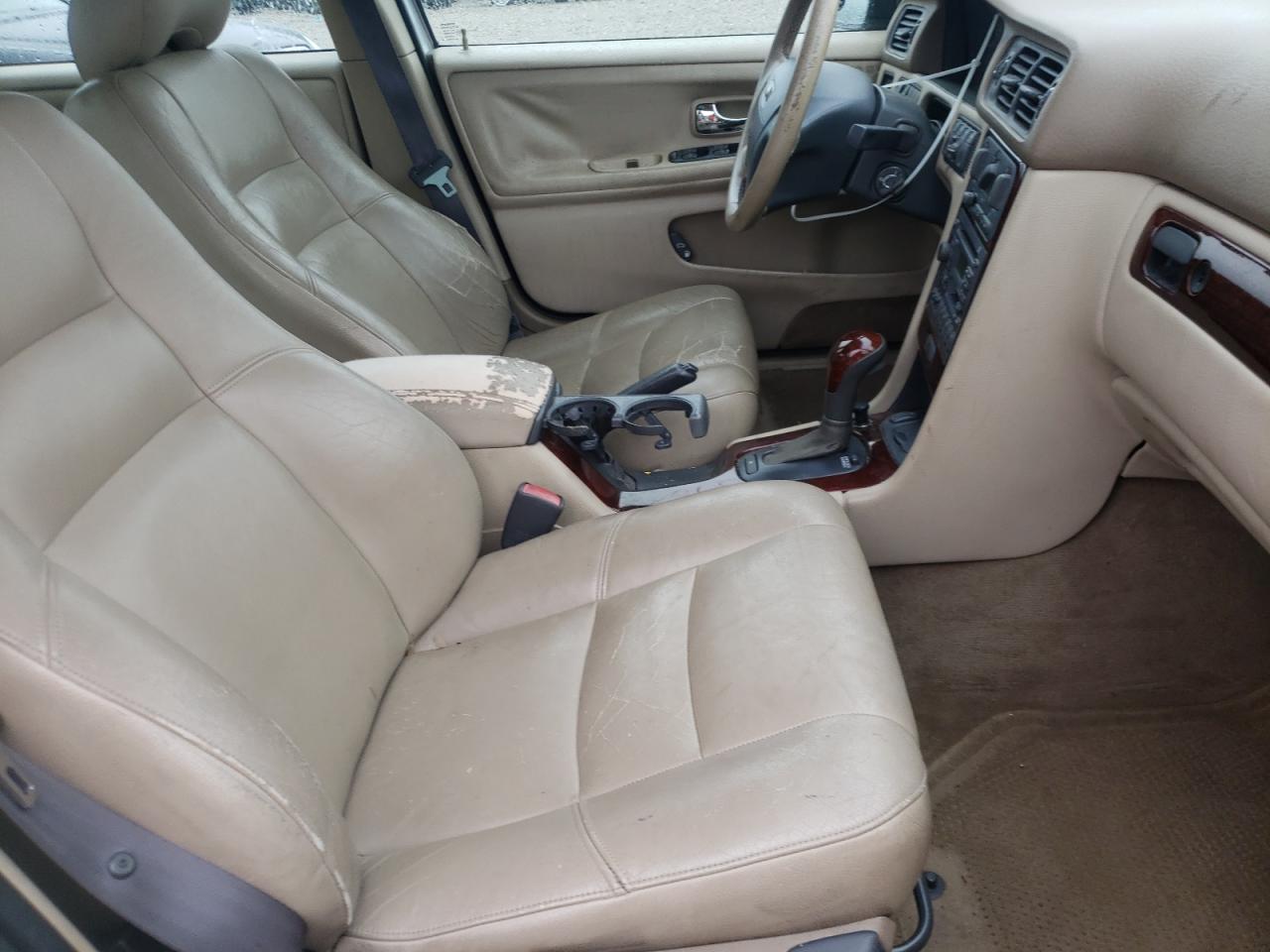 Photo 5 from auction – 2000 VOLVO S70 BASE with VIN YV1LS61J3Y2662649