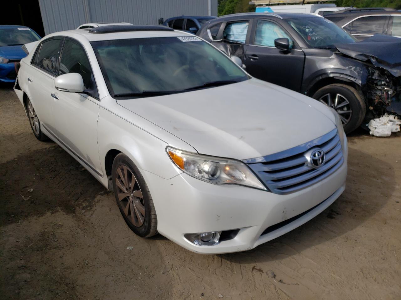 TOYOTA AVALON BAS 2012 with VIN 4T1BK3DB6CU471773 - Photo from auction