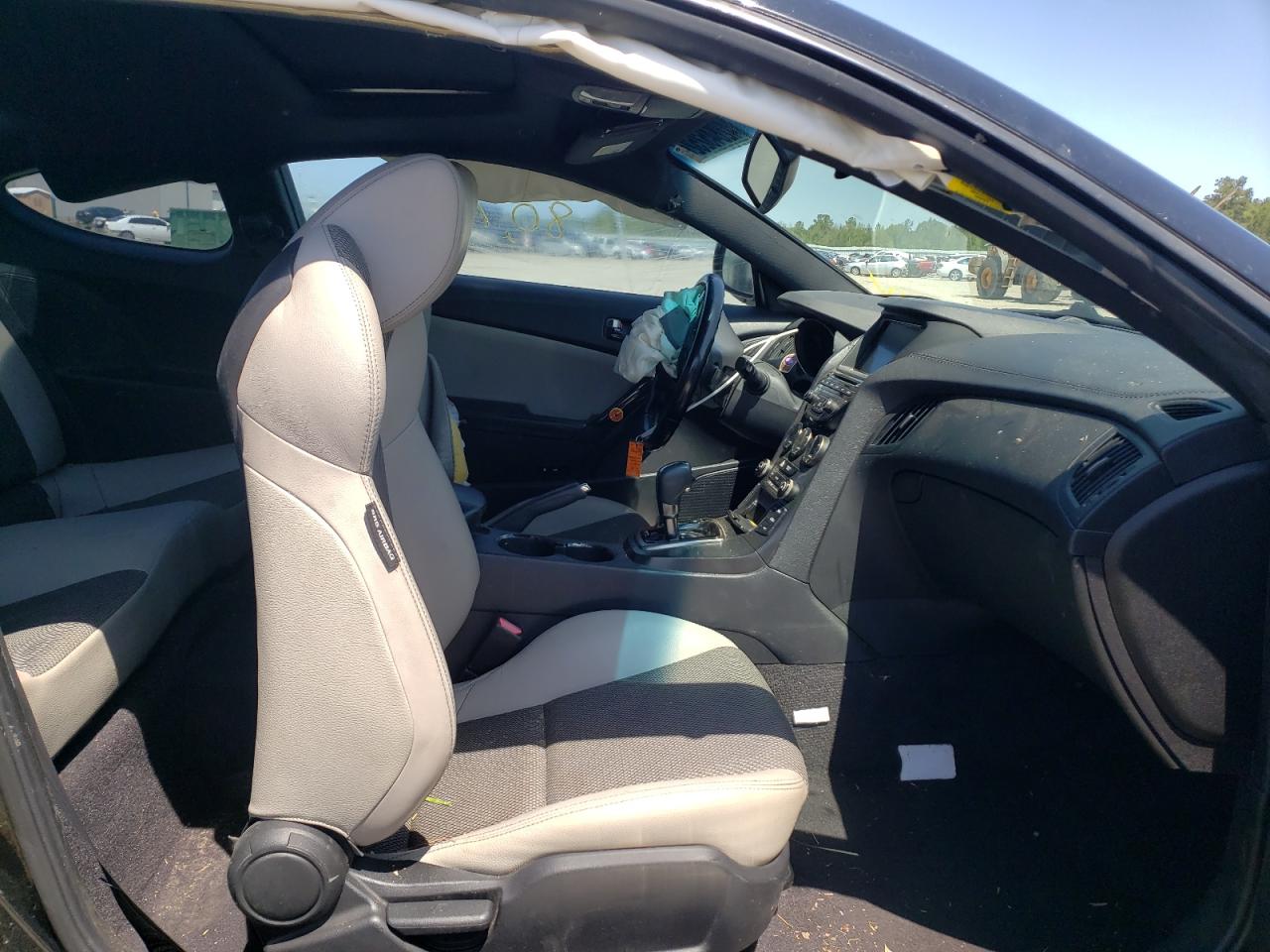 Photo 5 from auction – 2013 HYUNDAI GENESIS CO with VIN KMHHT6KD2DU093191