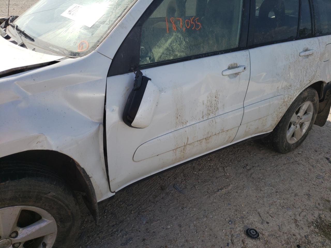Photo 9 from auction – 2004 TOYOTA RAV4 with VIN JTEHD20V740004305