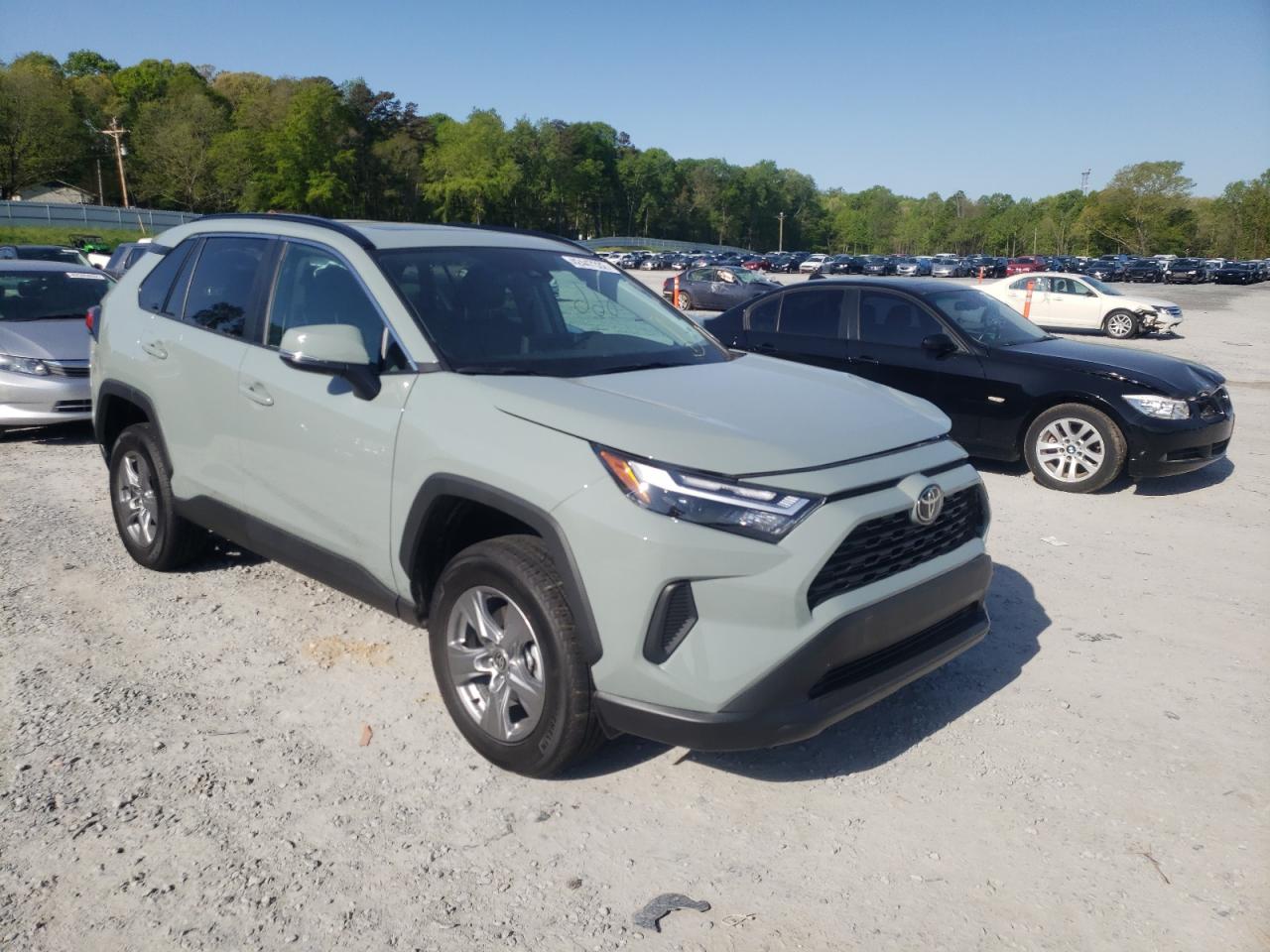 Photo 1 from auction – 2022 TOYOTA RAV4 with VIN 2T3W1RFV1NW192868