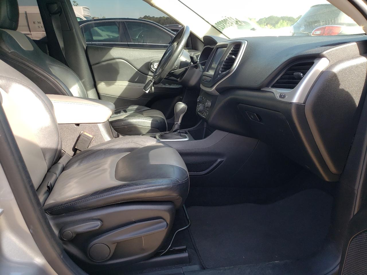 Photo 5 from auction – 2014 JEEP CHEROKEE L with VIN 1C4PJLDS3EW103877