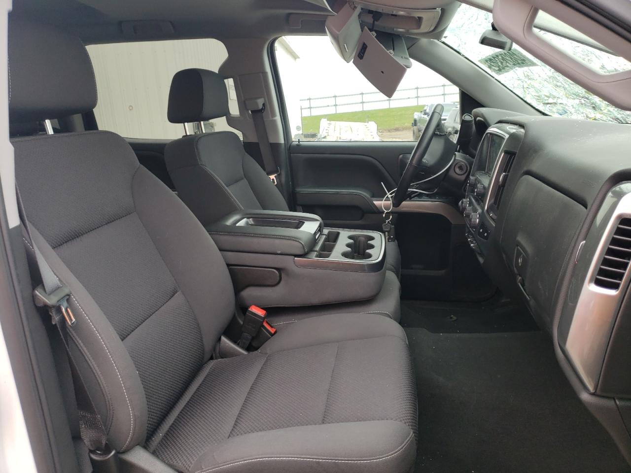 Photo 5 from auction – 2018 CHEVROLET SILVERADO with VIN 3GCUKREC7JG599768