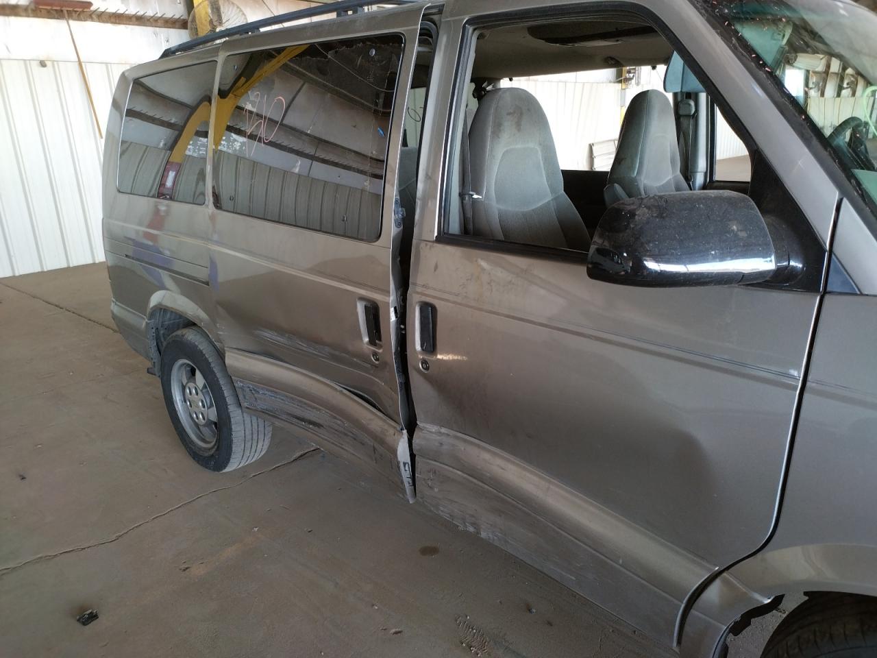 Photo 9 from auction – 2003 CHEVROLET ASTRO with VIN 1GNDM19X23B107935
