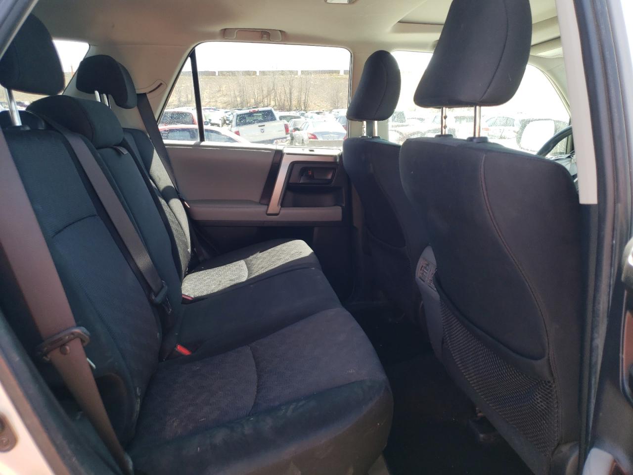 Photo 6 from auction – 2010 TOYOTA 4RUNNER SR with VIN JTEBU5JRXA5020733