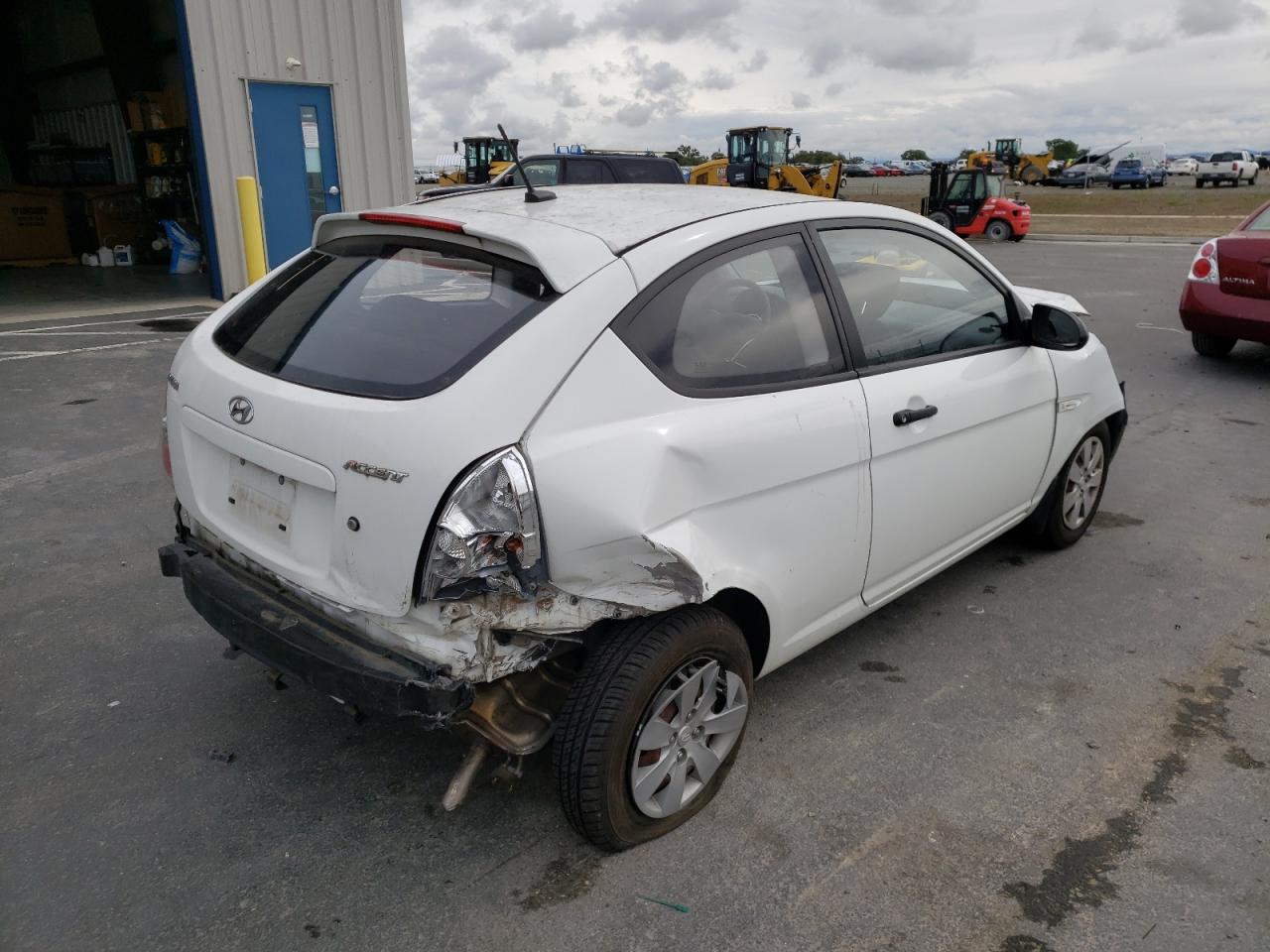 Photo 4 from auction – 2009 HYUNDAI ACCENT GS with VIN KMHCM36C19U109833