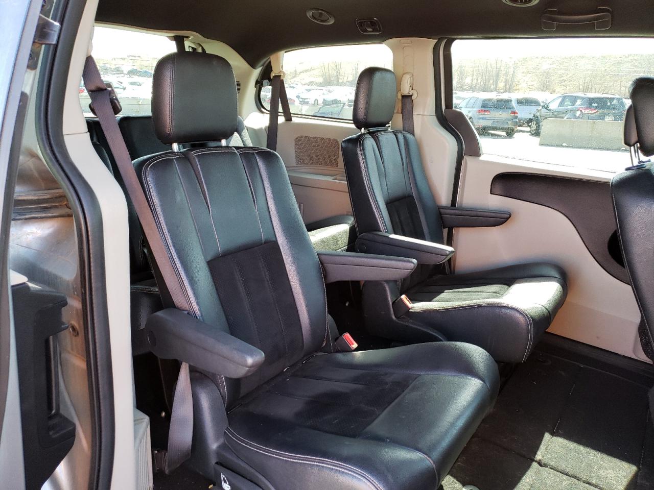 Photo 6 from auction – 2017 DODGE GRAND CARA with VIN 2C4RDGCG6HR719557