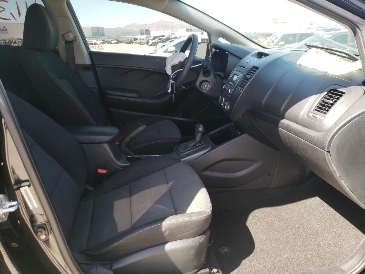 Photo 5 from auction – 2015 KIA FORTE LX with VIN KNAFX4A68F5367267