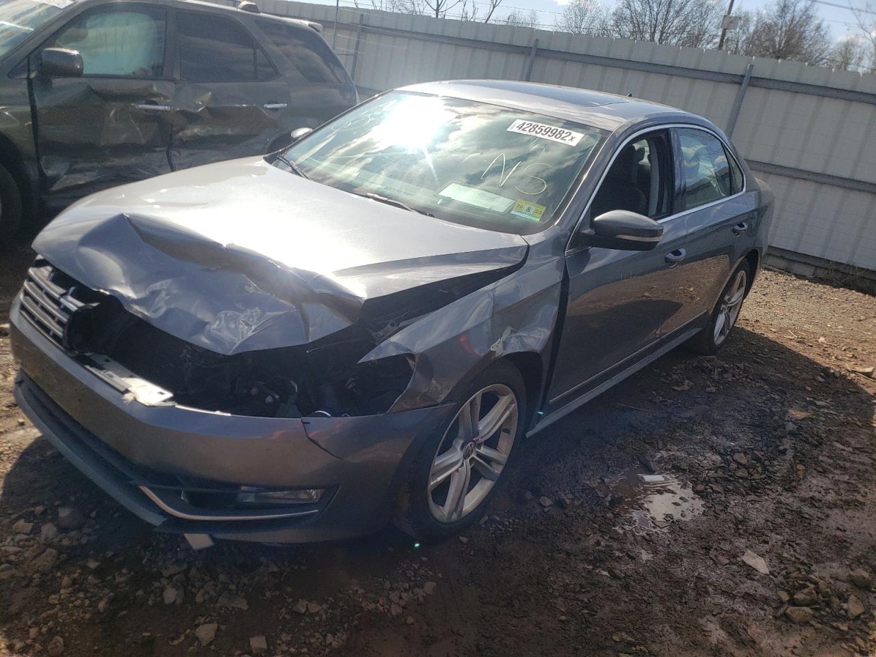 Photo 15 from auction – 2015 VOLKSWAGEN PASSAT SEL with VIN 1VWCT7A35FC021064