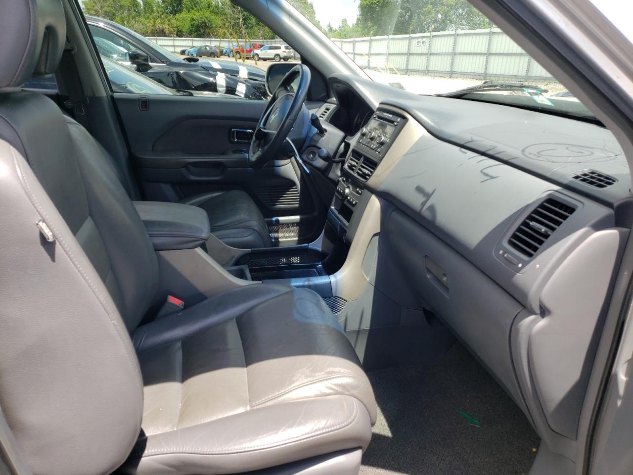 Фото 5 с аукциона – 2006 HONDA PILOT EX с VIN 5FNYF18446B012645
