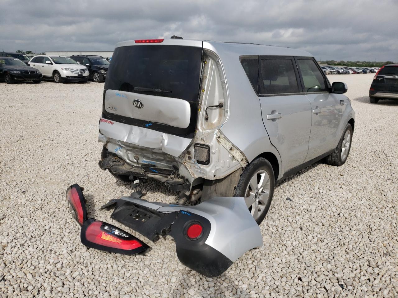 Photo 4 from auction – 2017 KIA SOUL with VIN KNDJN2A26H7428482