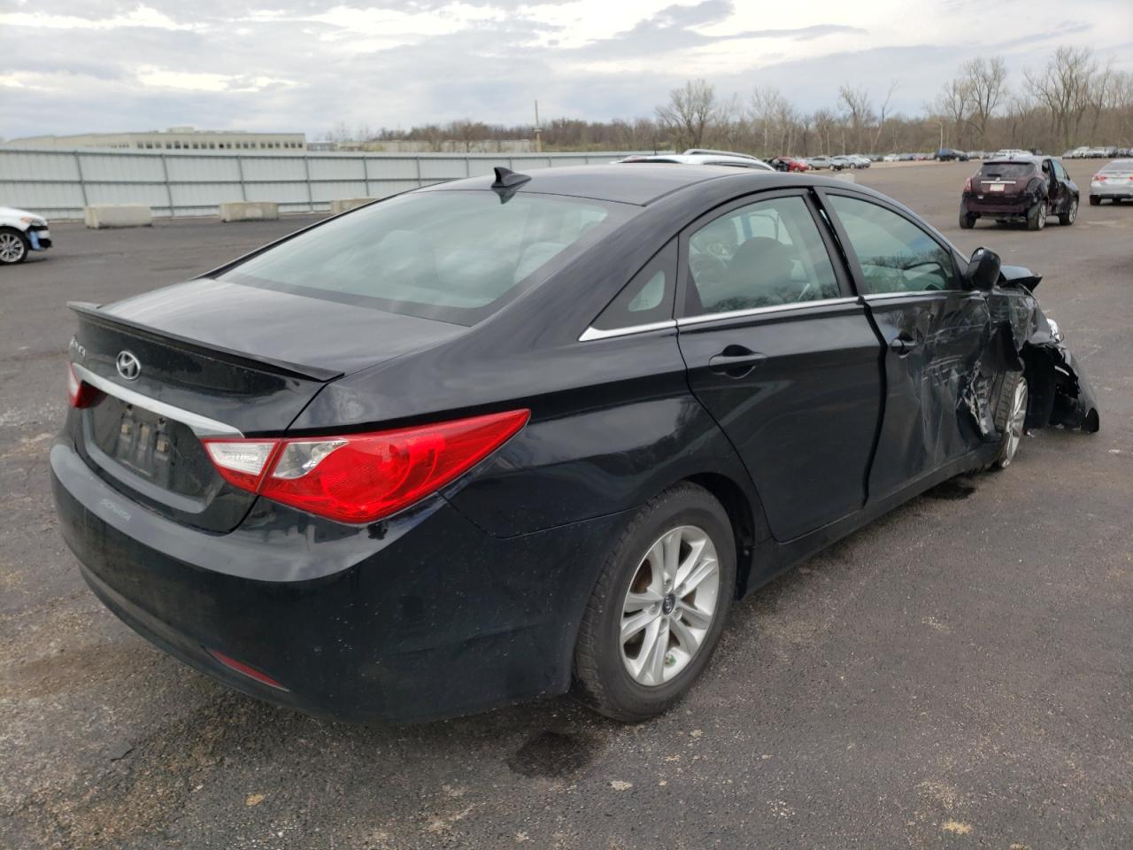 Photo 4 from auction – 2013 HYUNDAI SONATA GLS with VIN 5NPEB4AC1DH663831