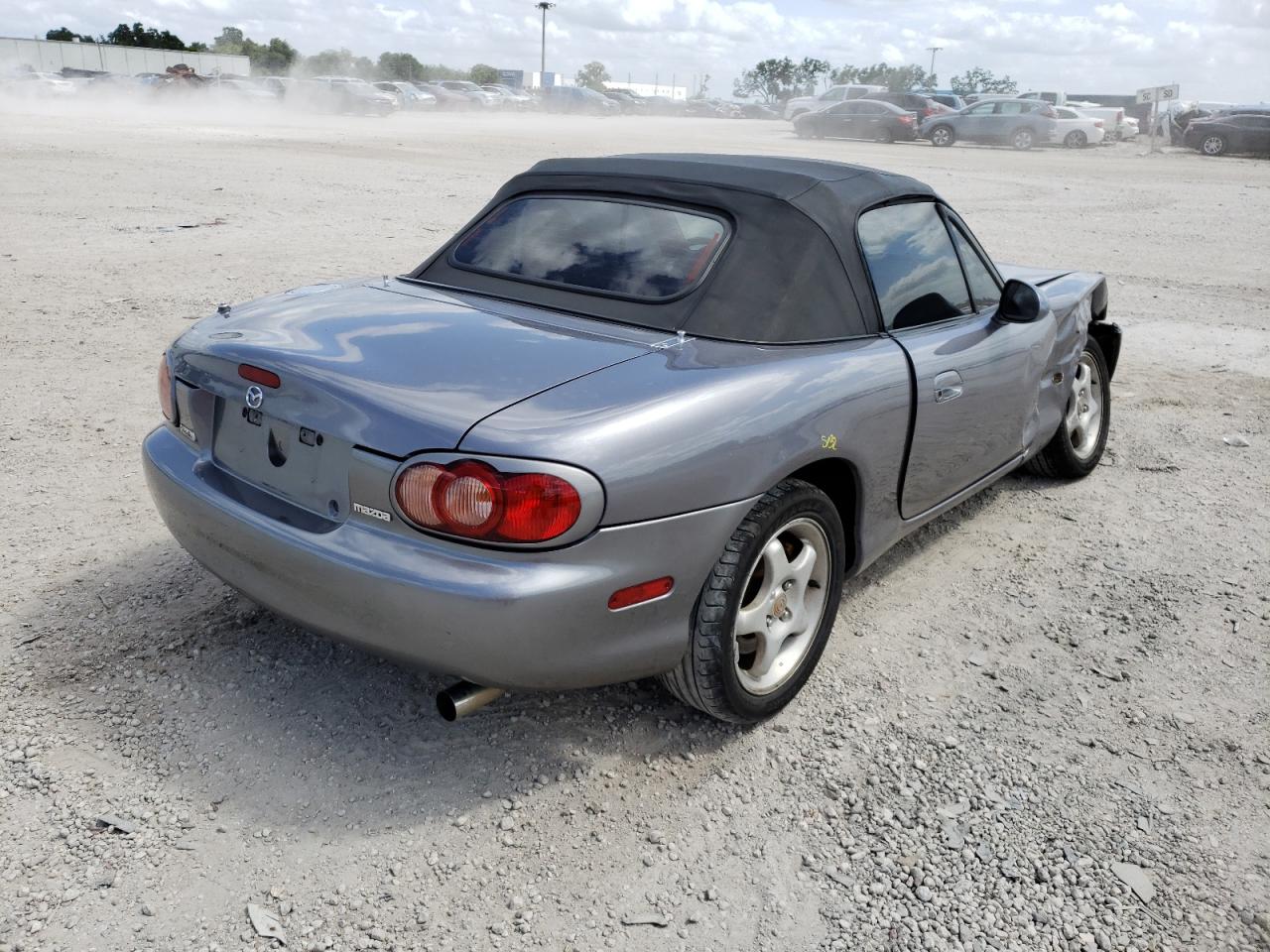 Photo 4 from auction – 2002 MAZDA MX-5 MIATA with VIN JM1NB353720228259