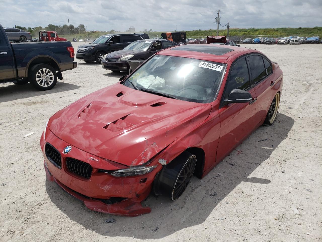 Photo 2 from auction – 2014 BMW 335 XI with VIN WBA3B9G59ENR90747