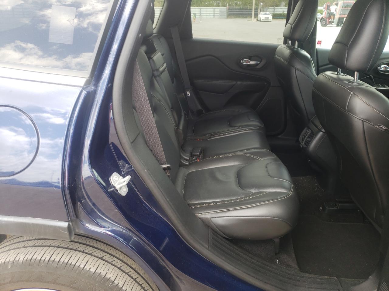 Photo 6 from auction – 2015 JEEP CHEROKEE L with VIN 1C4PJLDB2FW670471