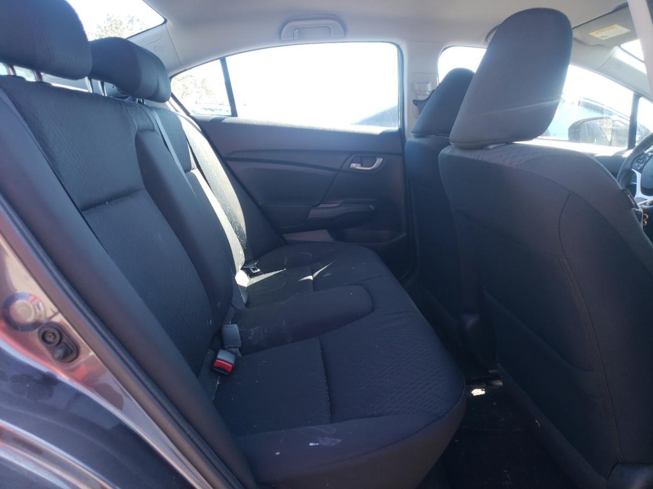 Photo 6 from auction – 2015 HONDA CIVIC LX with VIN 19XFB2F58FE700562