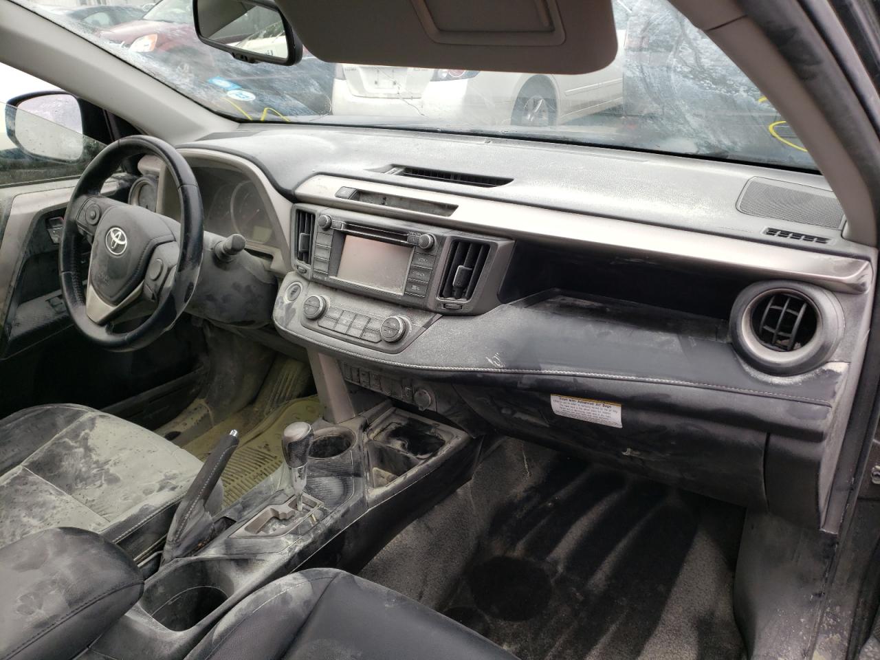 Photo 9 from auction – 2015 TOYOTA RAV4 LIMIT with VIN JTMDFREV4FD110995