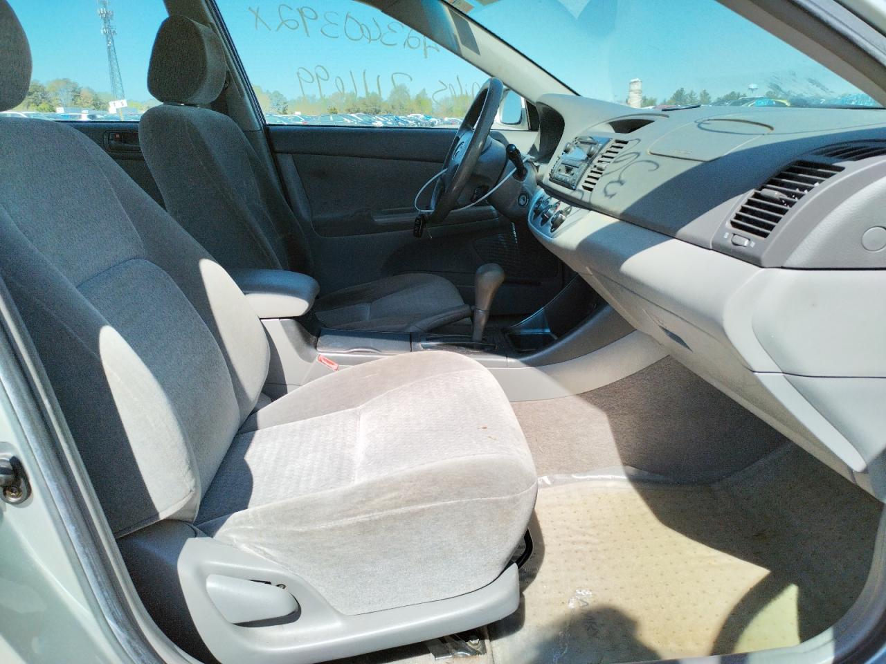 Photo 5 from auction – 2003 TOYOTA CAMRY LE with VIN JTDBE32K330236317