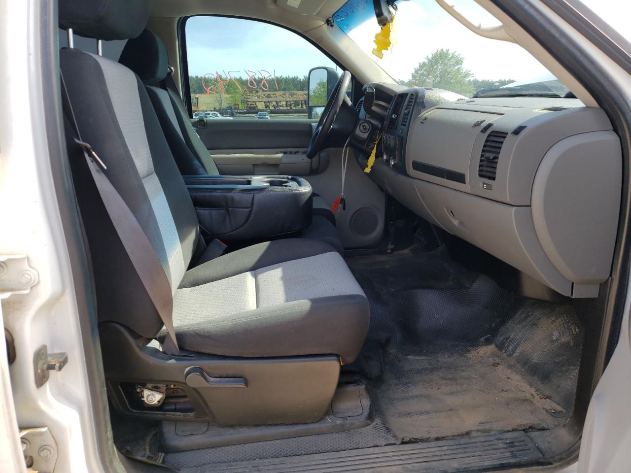 Photo 5 from auction – 2008 GMC SIERRA C25 with VIN 1GTHC23K38F203816