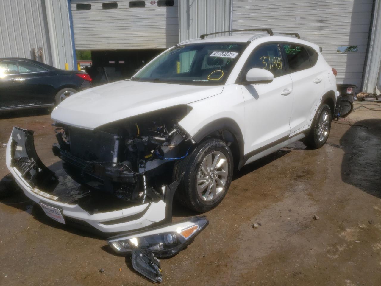 Photo 2 from auction – 2018 HYUNDAI TUCSON SEL with VIN KM8J33A42JU691102