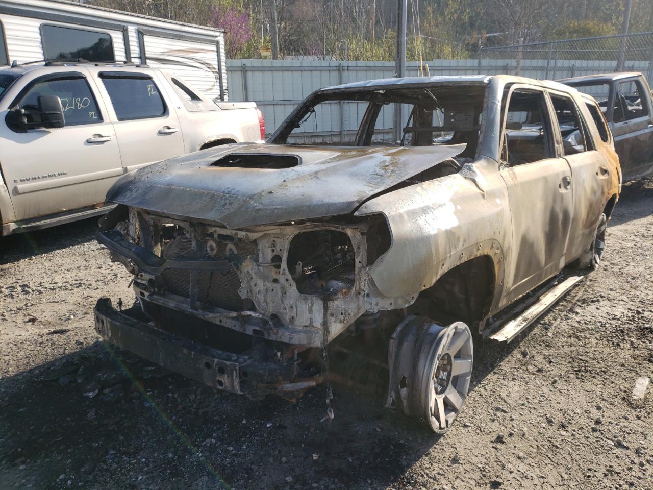 Photo 2 from auction – 2017 TOYOTA 4RUNNER SR with VIN JTEBU5JR4H5429255
