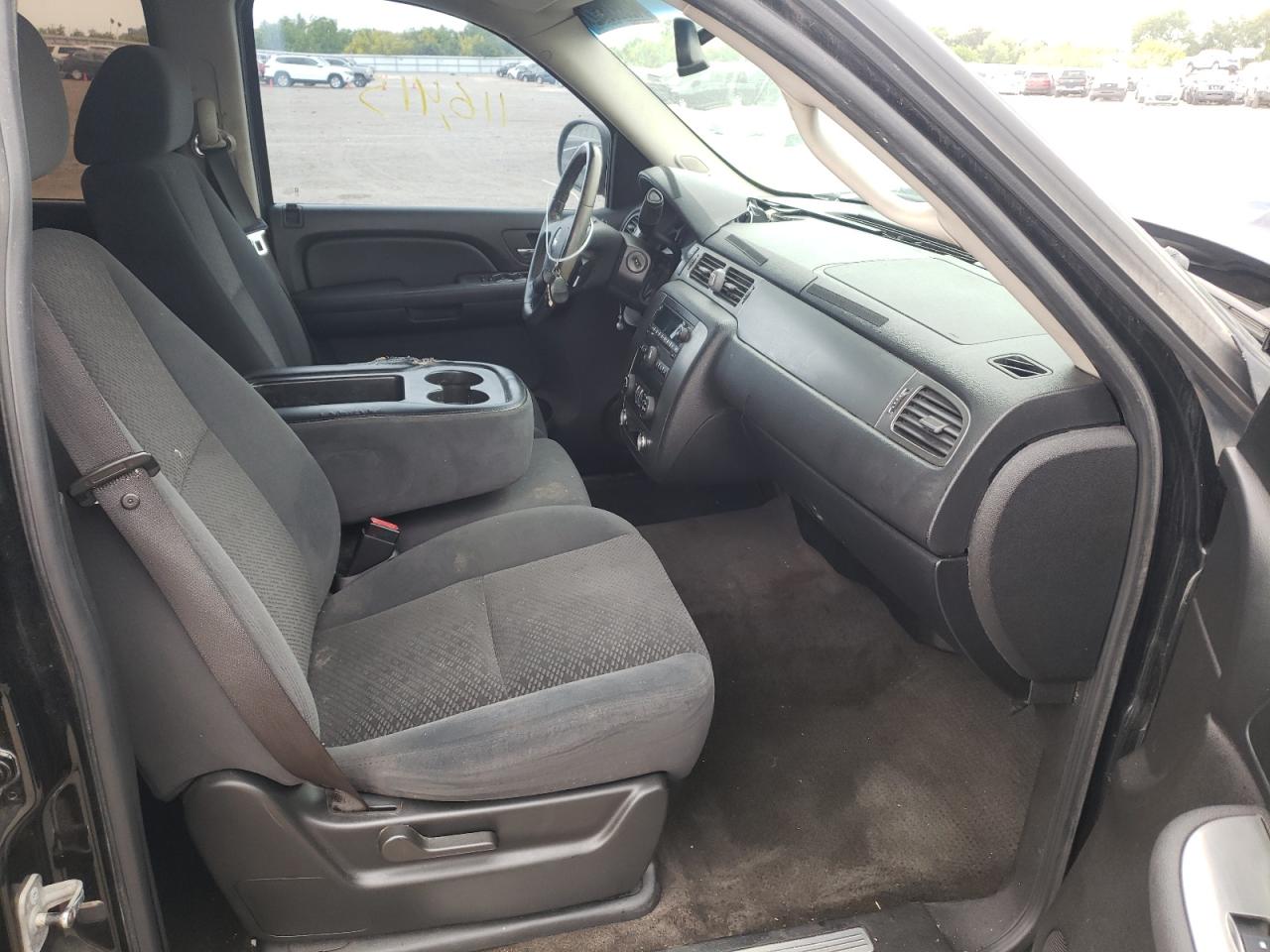 Photo 5 from auction – 2007 CHEVROLET TAHOE C150 with VIN 1GNFC13007R412418