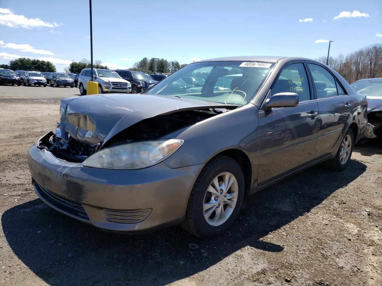Photo 2 from auction – 2005 TOYOTA CAMRY LE with VIN 4T1BF32K45U590447
