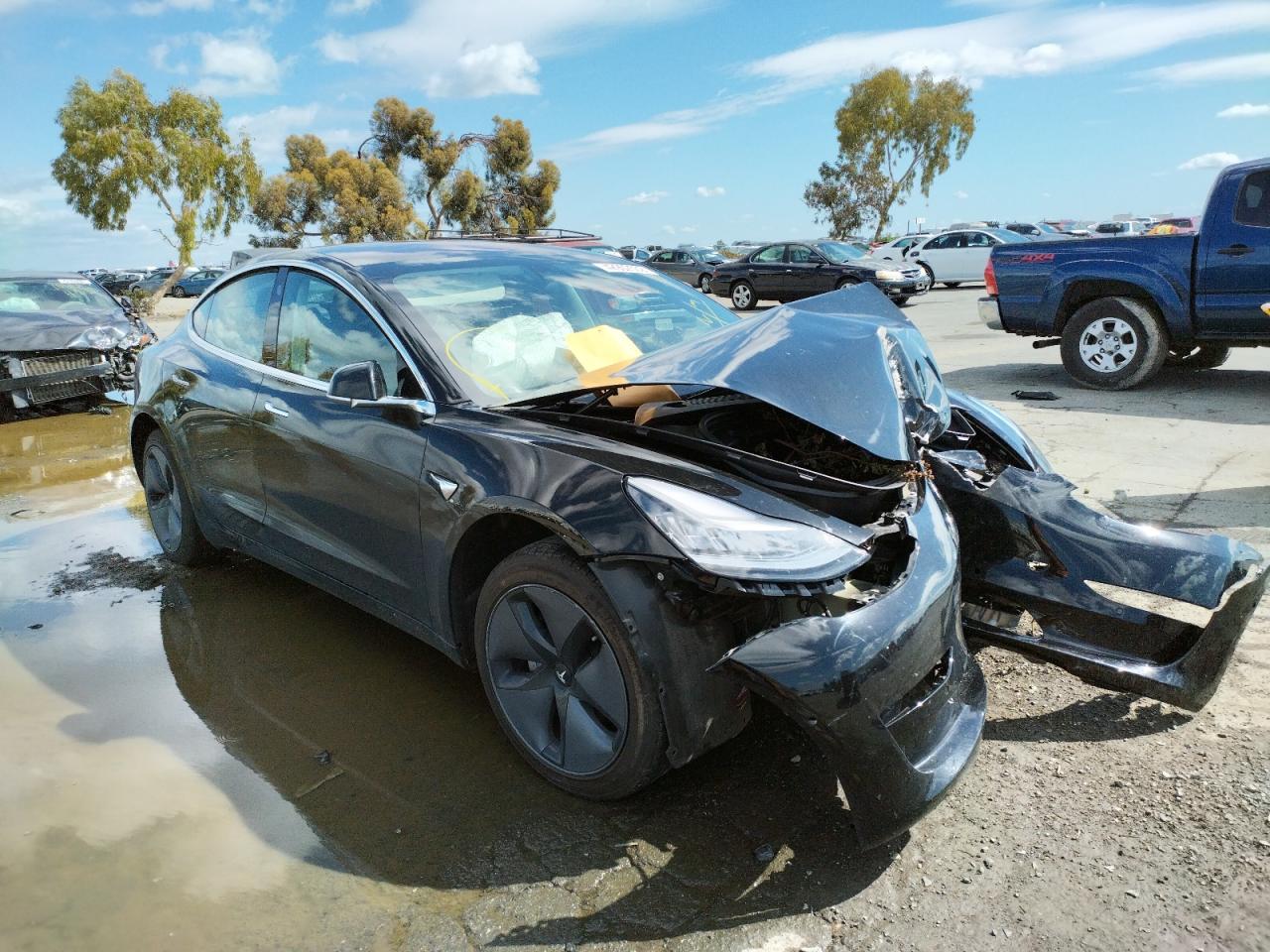TESLA MODEL 3 2019 with VIN 5YJ3E1EA8KF324596 - Photo from auction