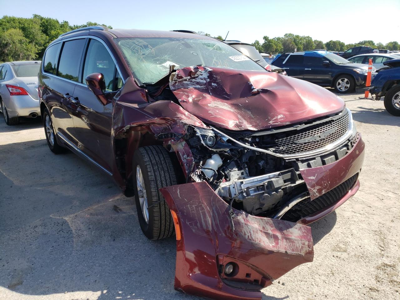 CHRYSLER PACIFICA T 2018 with VIN 2C4RC1BG0JR120743 - Photo from auction