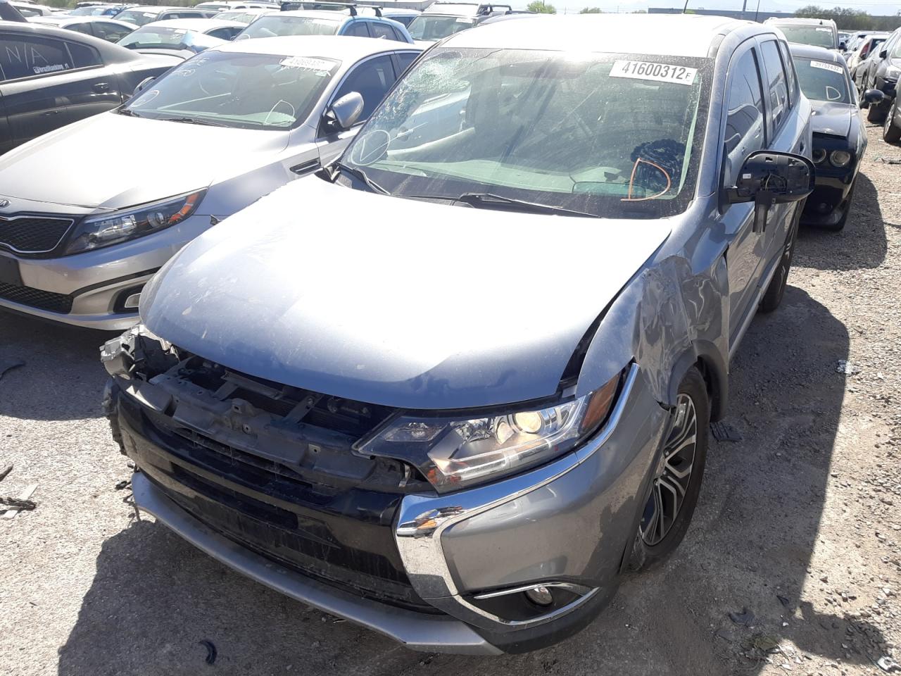 Zdjęcie 2 z aukcji – 2016 MITSUBISHI OUTLANDER z VIN JA4AD3A37GZ028901