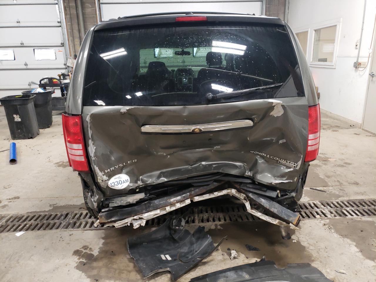 Photo 9 from auction – 2010 CHRYSLER TOWN & COU with VIN 2A4RR5D14AR240117