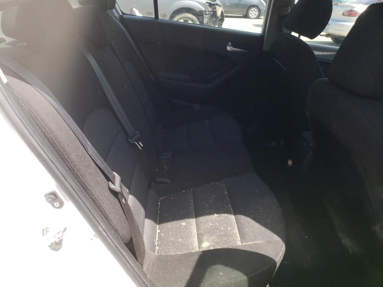 Photo 6 from auction – 2018 KIA FORTE LX with VIN 3KPFK4A73JE175374