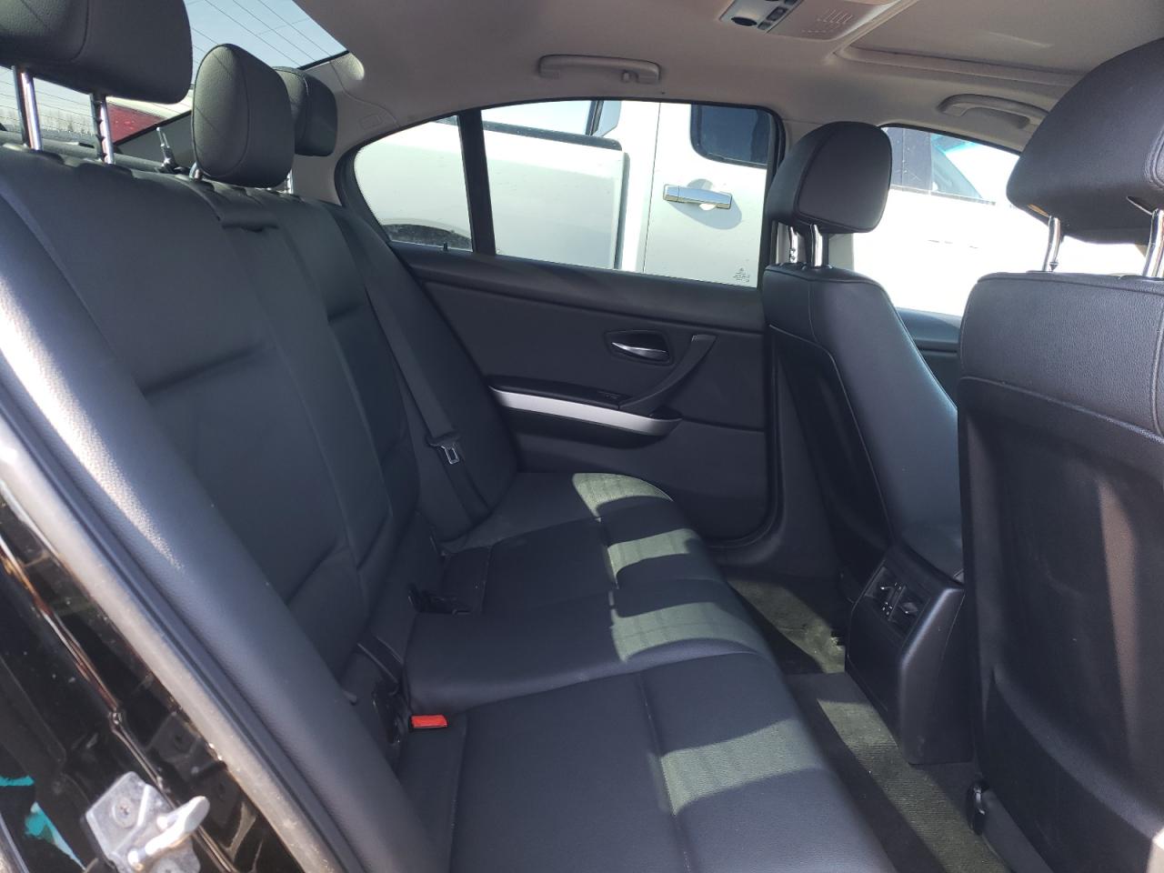 Photo 6 from auction – 2011 BMW 323 I with VIN WBAPG7C5XBA936339