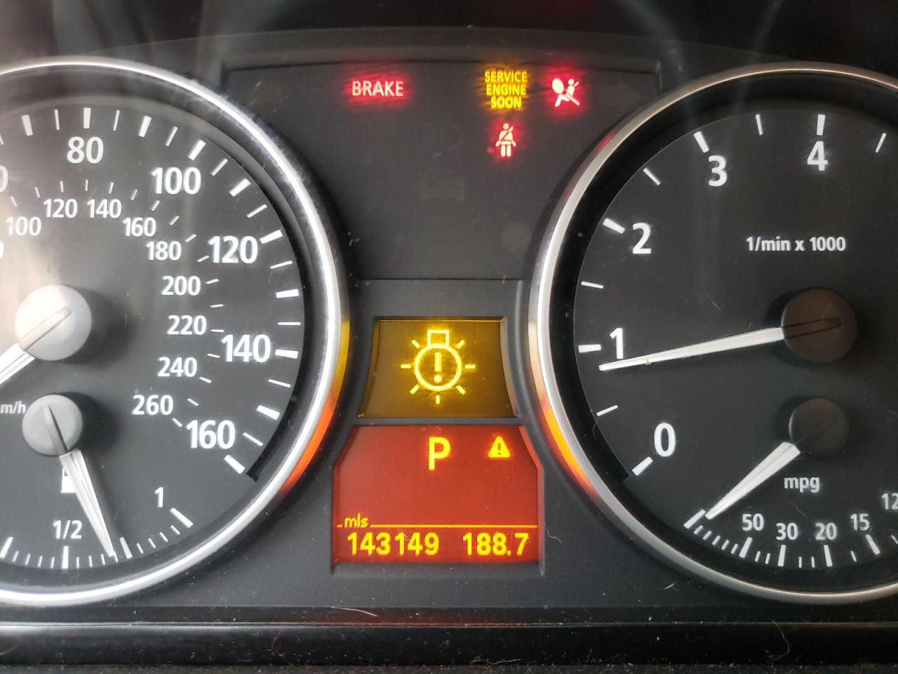 Photo 8 from auction – 2006 BMW 325 I with VIN WBAVB13566PT07036
