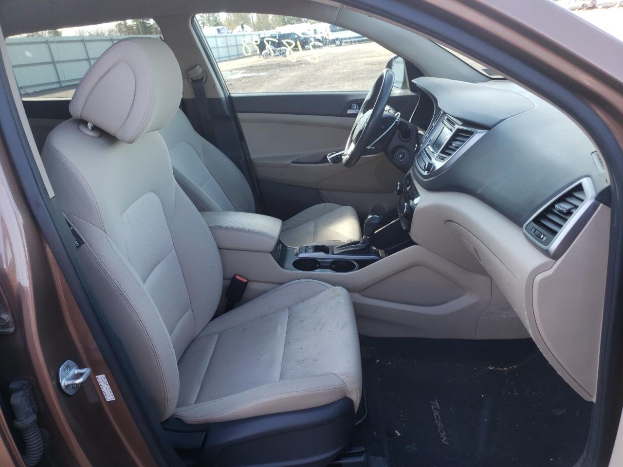 Photo 5 from auction – 2016 HYUNDAI TUCSON LIM with VIN KM8J3CA42GU021039