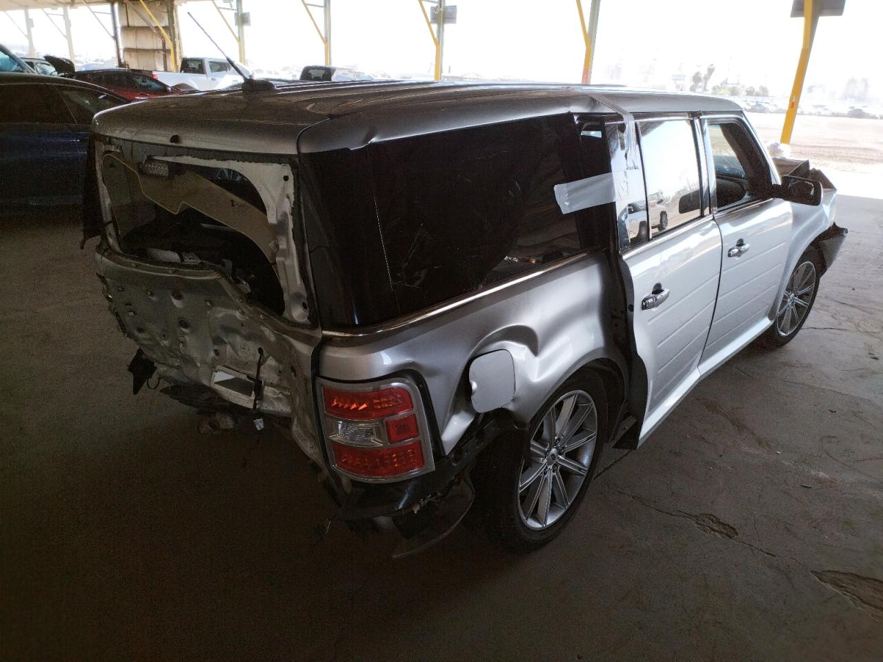 Photo 4 from auction – 2018 FORD FLEX LIMIT with VIN 2FMGK5D8XJBA05272
