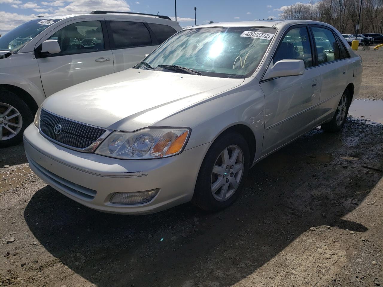 Photo 2 from auction – 2000 TOYOTA AVALON XL with VIN 4T1BF28B3YU035690