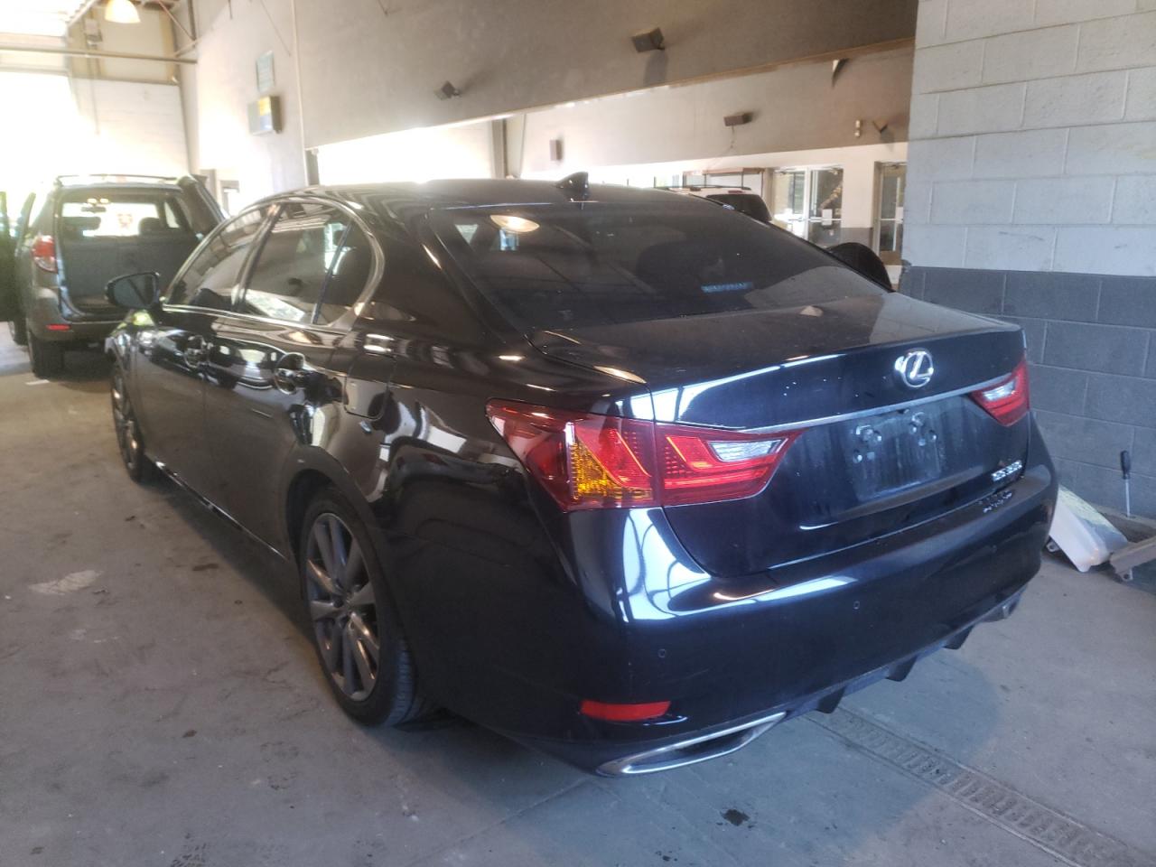 Photo 3 from auction – 2015 LEXUS GS 350 with VIN JTHBE1BL2FA011915