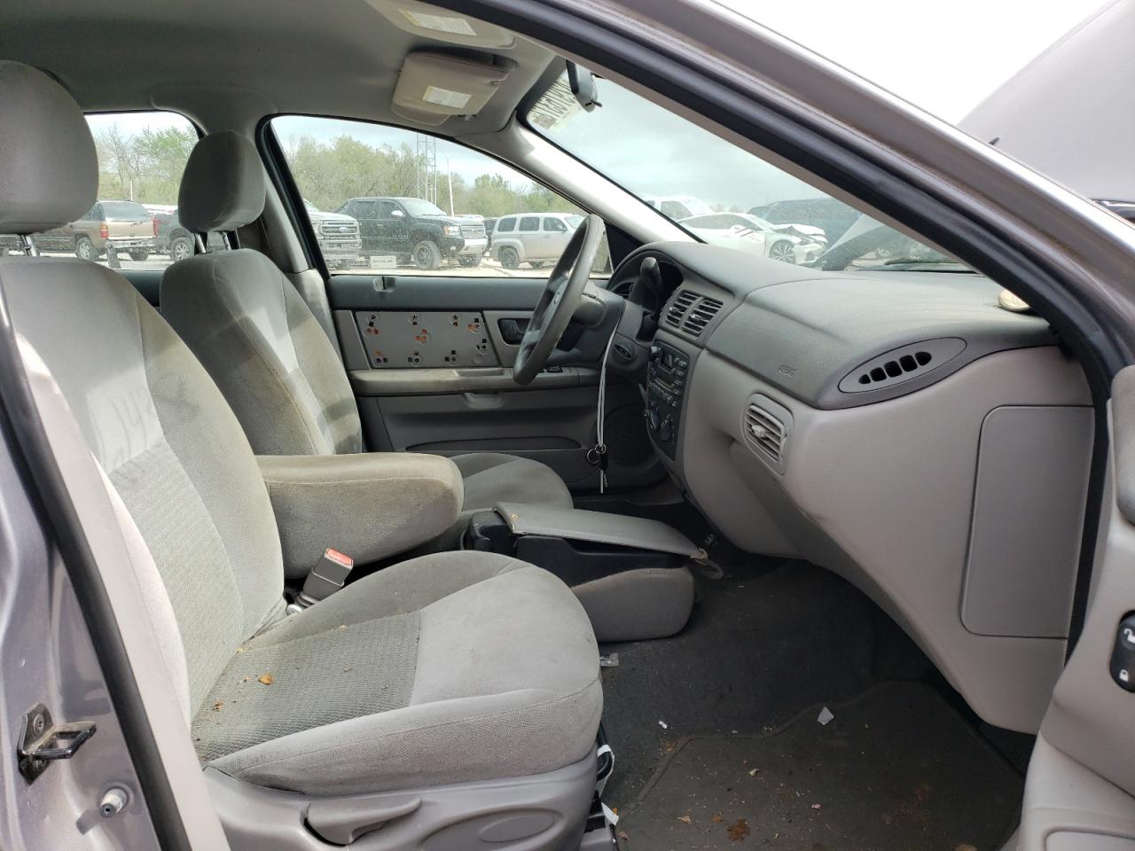 Photo 5 from auction – 2006 FORD TAURUS SE with VIN 1FAHP53U66A161438