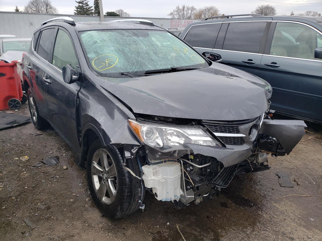 TOYOTA RAV4 XLE 2015 with VIN JTMRFREV2FD175060 - Photo from auction