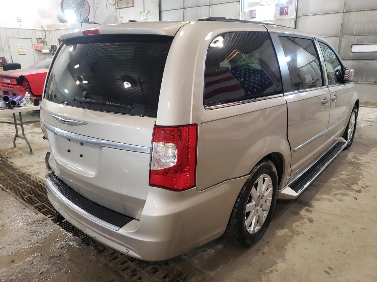Photo 4 from auction – 2012 CHRYSLER TOWN & COU with VIN 2C4RC1CG2CR412931