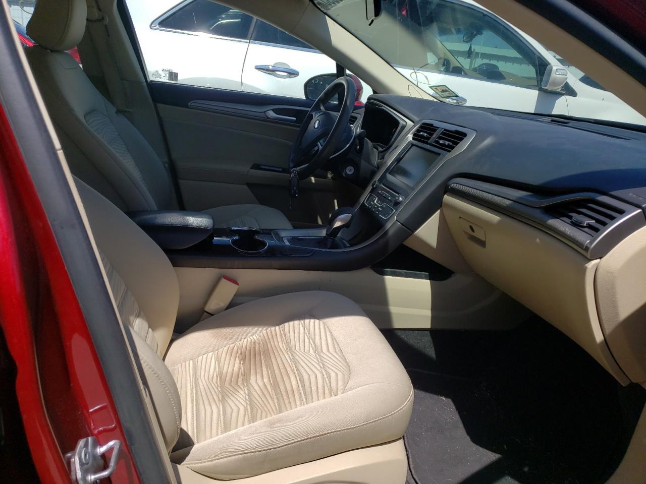 Photo 5 from auction – 2016 FORD FUSION SE with VIN 3FA6P0H73GR209644