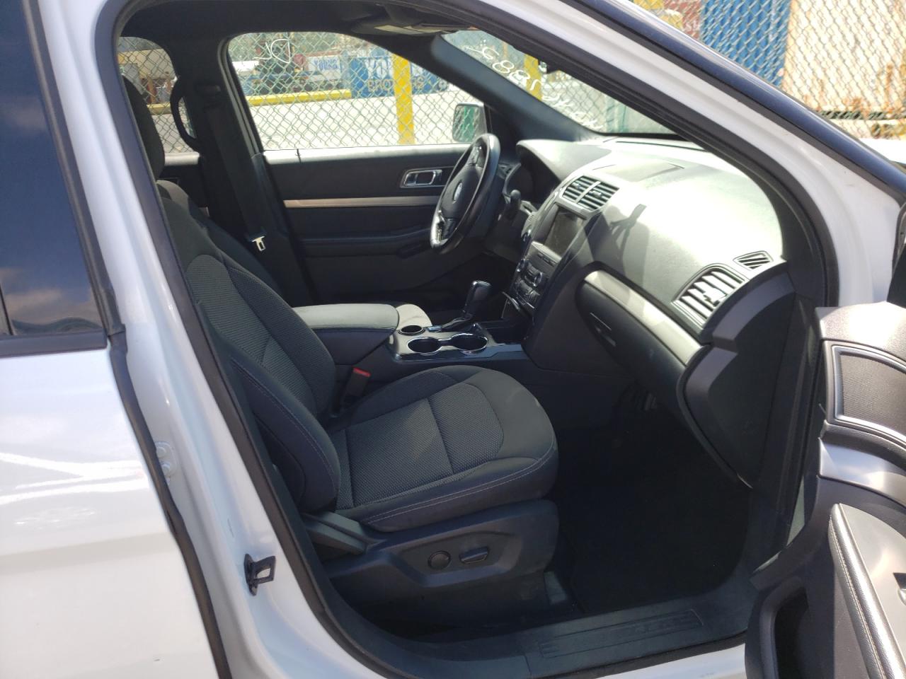 Photo 5 from auction – 2019 FORD EXPLORER X with VIN 1FM5K7D82KGB25774