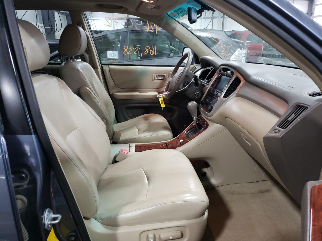Photo 5 from auction – 2007 TOYOTA HIGHLANDER with VIN JTEEW21AX70042446