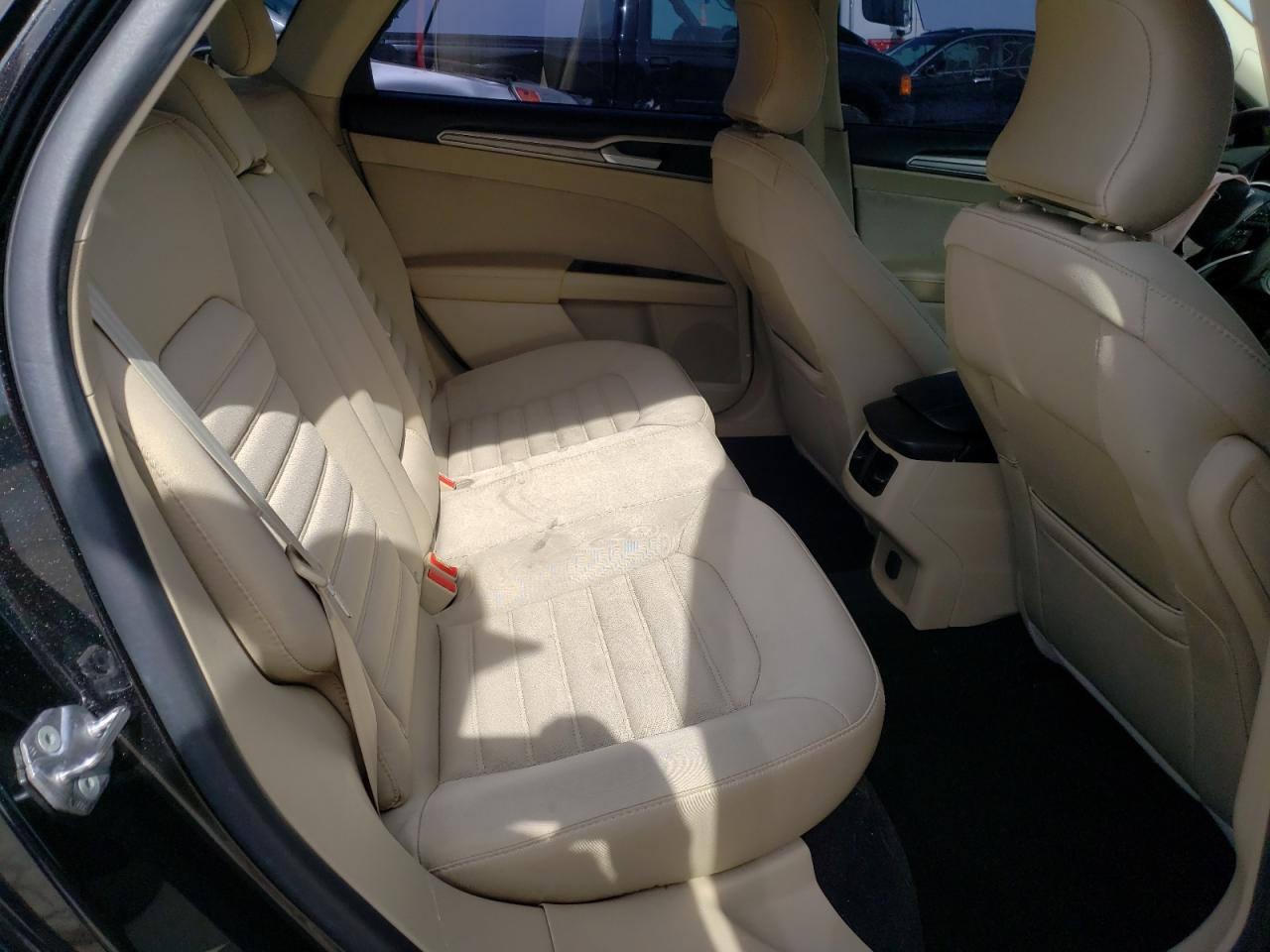 Photo 6 from auction – 2015 FORD FUSION SE with VIN 3FA6P0H79FR207914