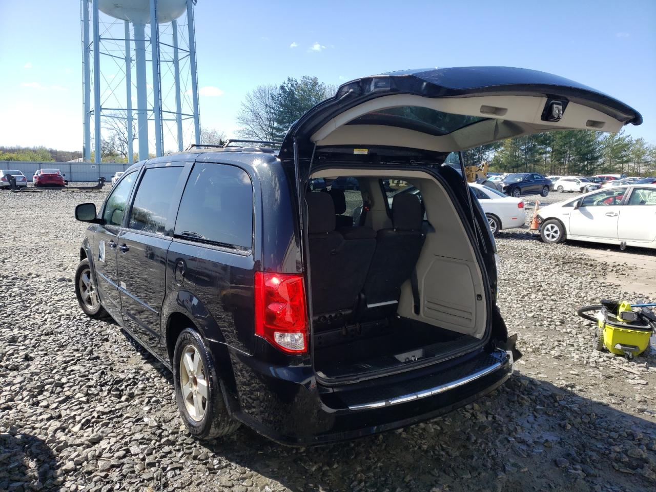 Photo 3 from auction – 2012 DODGE GRAND CARA with VIN 2C4RDGCG7CR247927