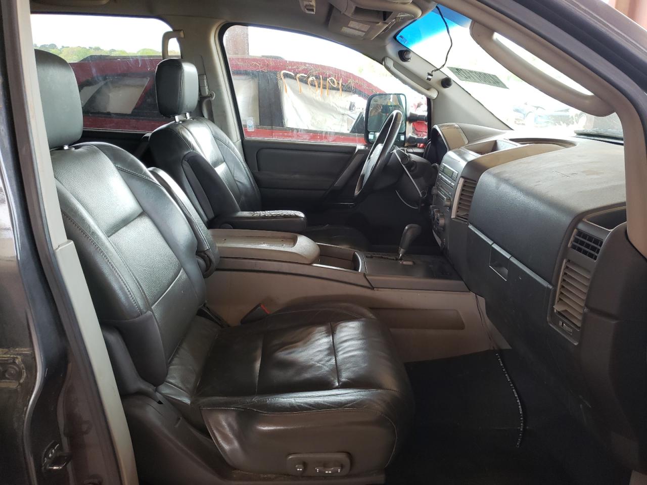 Photo 5 from auction – 2004 NISSAN TITAN with VIN 1N6AA07A24N576369