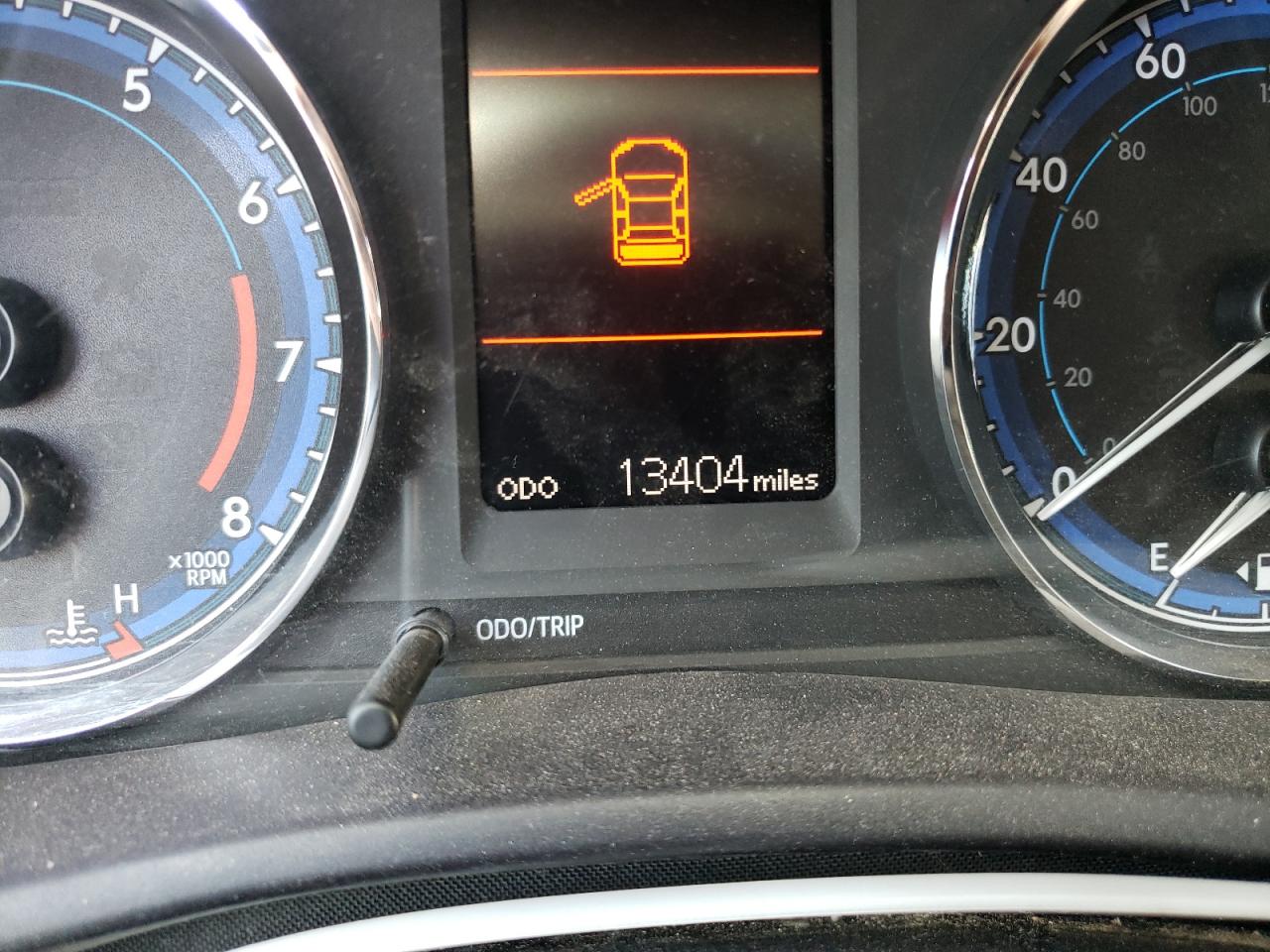 Photo 8 from auction – 2018 TOYOTA COROLLA 2W with VIN 5YFBURHE3JP825040