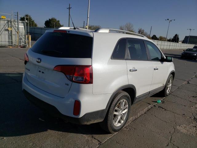 Photo 4 from auction – 2015 KIA SORENTO LX with VIN 5XYKTDA72FG645741
